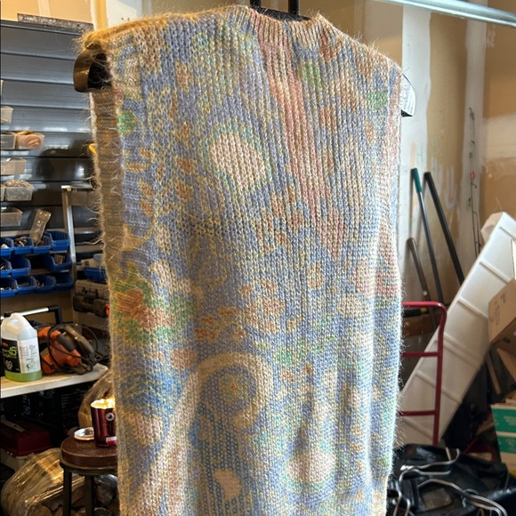 FRNCH Paris Women's Floral Mohair Vest Blouse - Picture 6 of 8